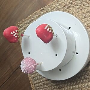 Cake pop holders